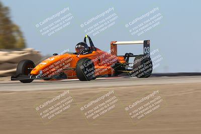 media/Oct-26-2025-CalClub SCCA (Sun) [[8ce1e69566]]/Group 3/Grapevine/